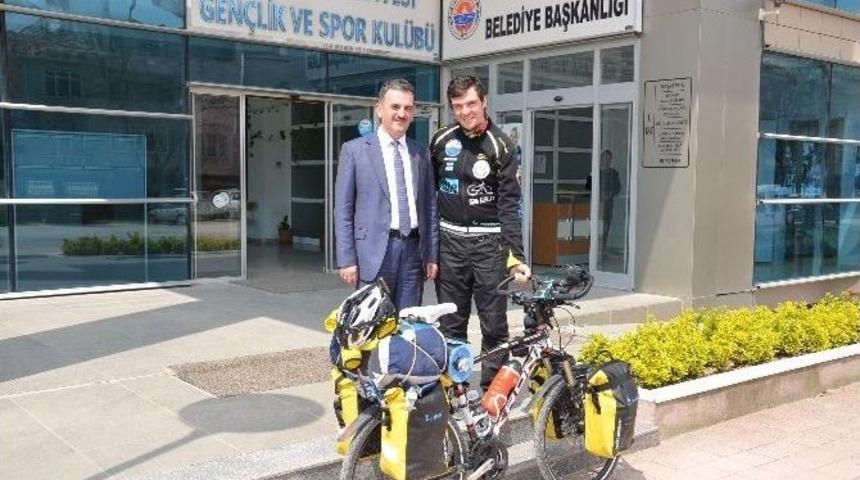 Barış İ&ccedil;in Pedal &Ccedil;eviren Meri&ccedil;, Gemlik&rsquo;te Mola Verdi