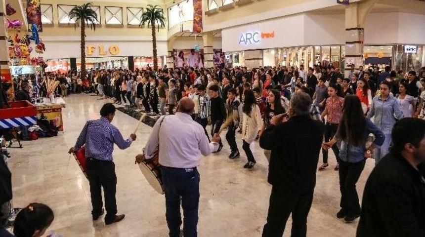 Şehitkamil Belediyesi Halkoyunları Ekibinden &Ouml;zel G&ouml;steri