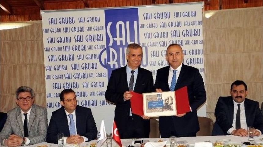 &Ccedil;avuşoğlu&rsquo;ndan Vizesiz &Ccedil;in Seyahati M&uuml;jdesi