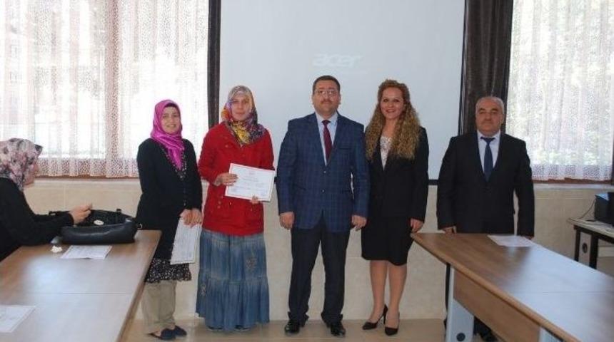 Osmanlıca Kursunu Bitirenlere Sertifika