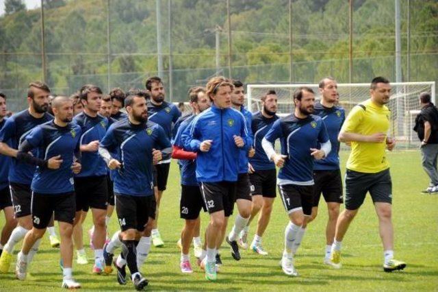 Bucaspor'da Eriş Işbaşı Yaptı