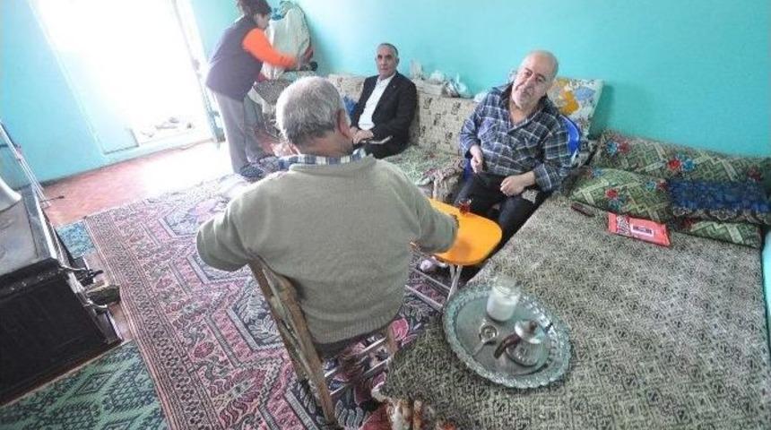 Kemalpaşa&rsquo;da Bakıma Muhta&ccedil;lara Yardım Eli