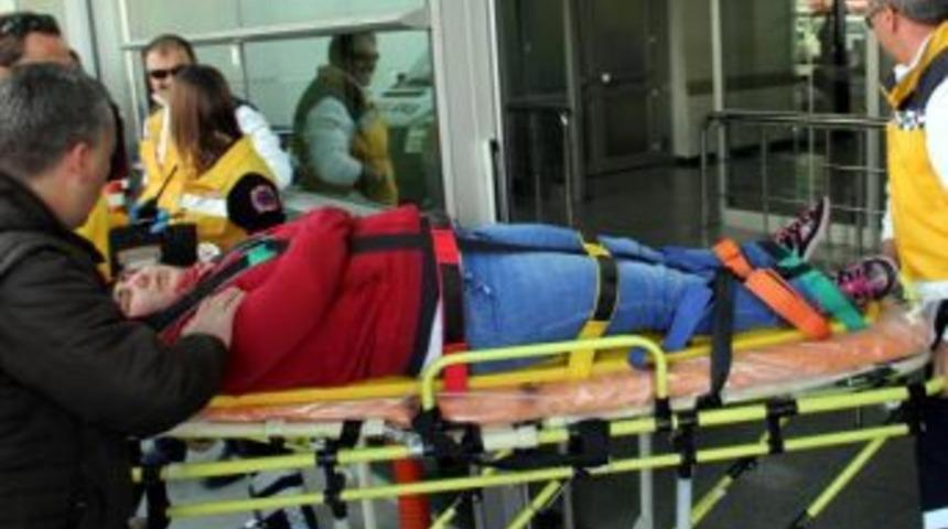 Merdivenden D&uuml;şen Gen&ccedil; Kız Yaralandı