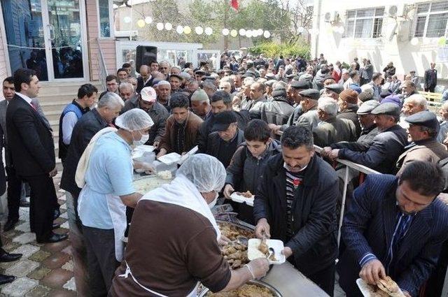 Zile Müftülüğü’nden 4 Bin Kişiye Pilav İkramı