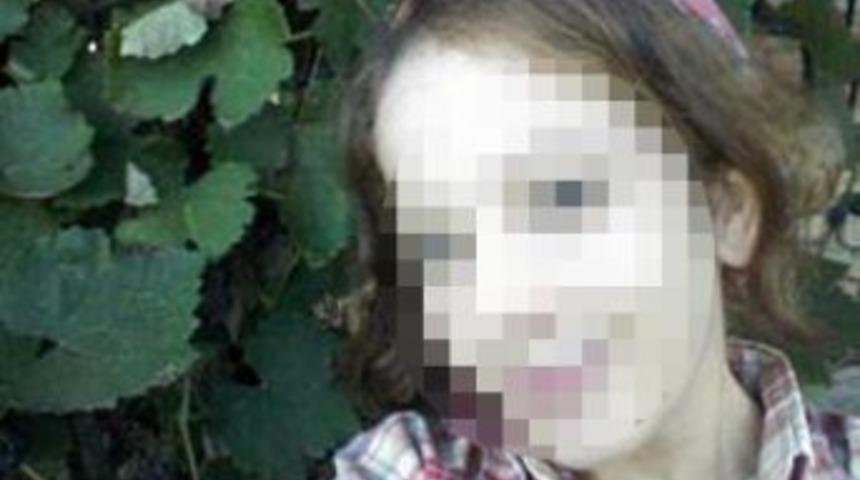 Annesini D&ouml;ven Babasını G&ouml;ğs&uuml;nden Bı&ccedil;akladı