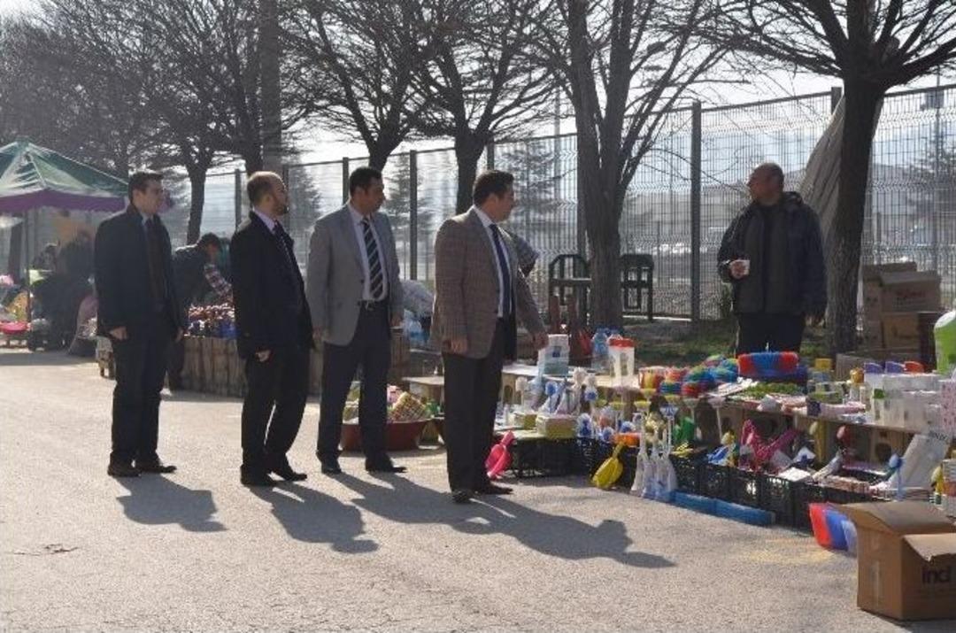 Başkan Bakıcı Pazar Esnafını Ziyaret Etti