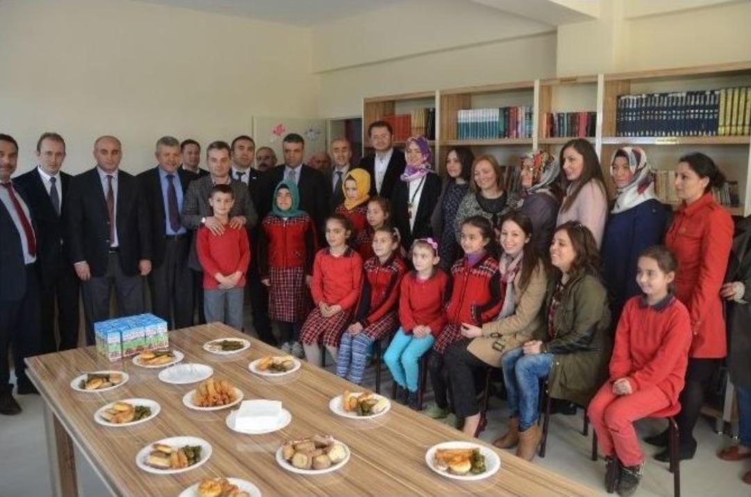 Kadın Girişimcilerden &rsquo;k&uuml;t&uuml;phanesiz K&ouml;y Okulu Kalmasın&rsquo; Projesi