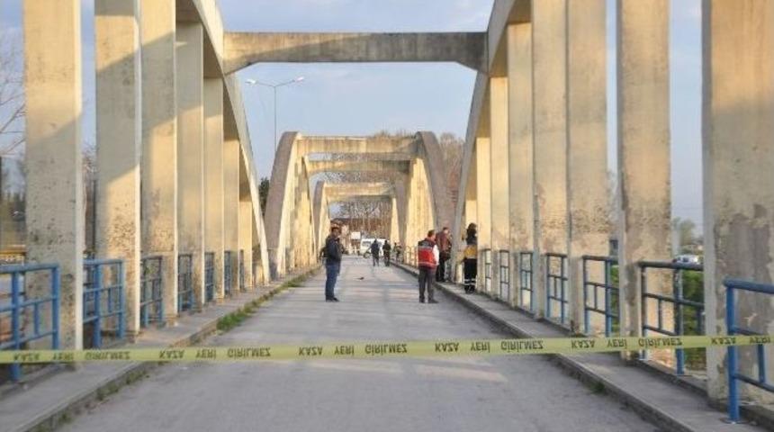 Sakarya K&ouml;pr&uuml;s&uuml;nde İntihar Girişimi