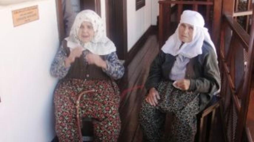 Asırlık Nineleri Duygulandıran M&uuml;ze