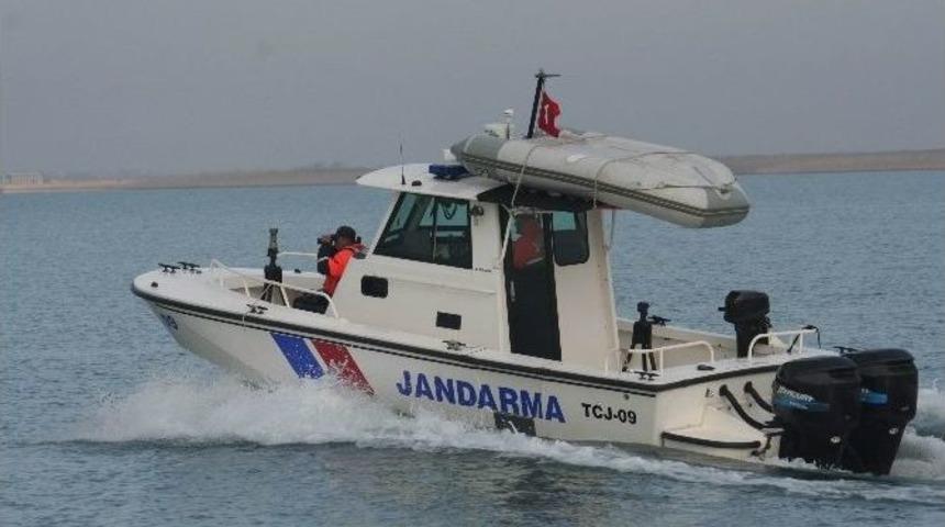 Beyşehir G&ouml;l&uuml;nde Toplanan Yasak Ağlar İmha Edildi