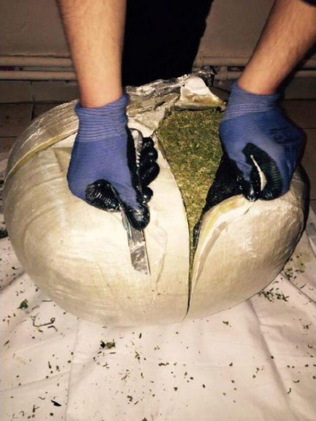Yolcu Otob&uuml;s&uuml;nde 23 Kilo 800 Gram Esrarla Yakalandı 1