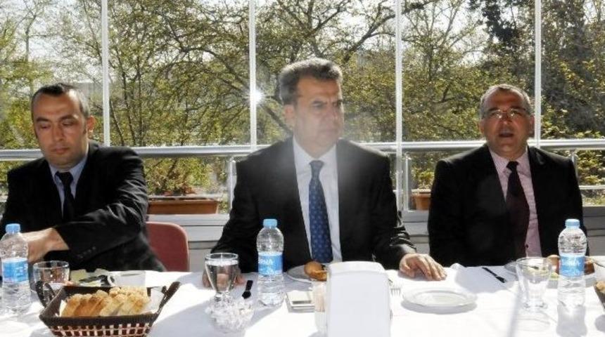 Siyasi Parti Başkanları Bir Araya Geldi