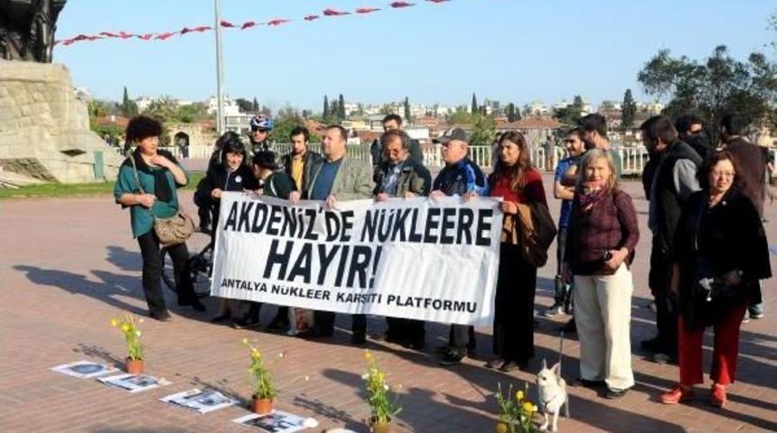 N&uuml;kleer Protestosunda, Ermenistan Bayrağı &Ccedil;iğnedi, &Ccedil;evrecileri Kızdırdı