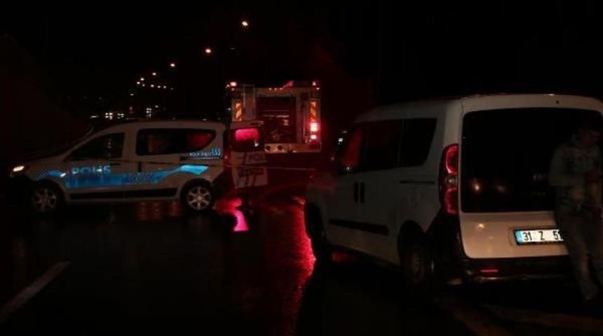 Y&uuml;ksek Gerilim Hattına Yıldırım D&uuml;şt&uuml;, Elektrikler Kesildi