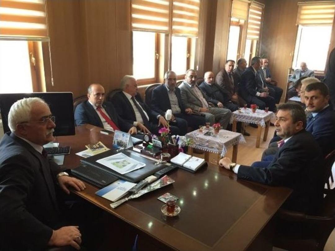 Emin &Ccedil;ınar, Ağlı İl&ccedil;esini Ziyaret Etti