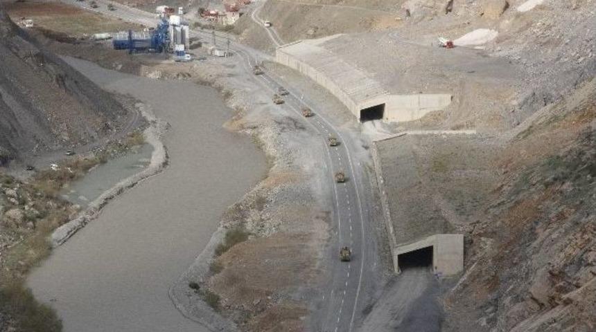 (&ouml;zel Haber) Irak Sınırına Askeri Sevkiyat