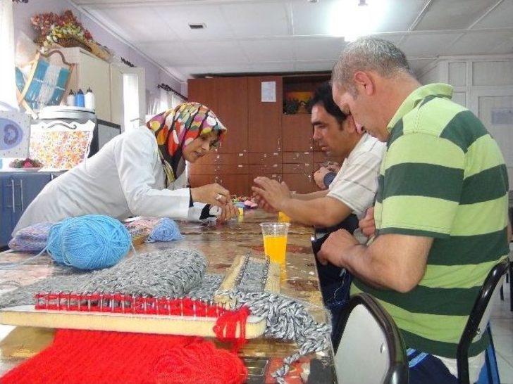 Hastalar Kurslar Sayesinde Hayata Bağlanıyor G5