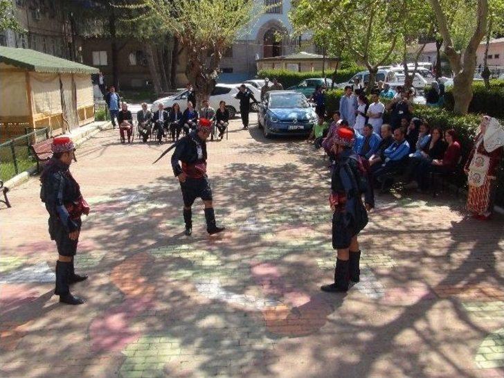 Hastalar Kurslar Sayesinde Hayata Bağlanıyor G1