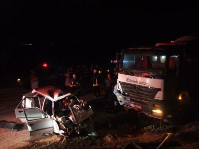 Beton Mikseri Otomobil Kafa Kafaya &Ccedil;arpıştı: 1 &Ouml;l&uuml;, 1 Yaralı 2