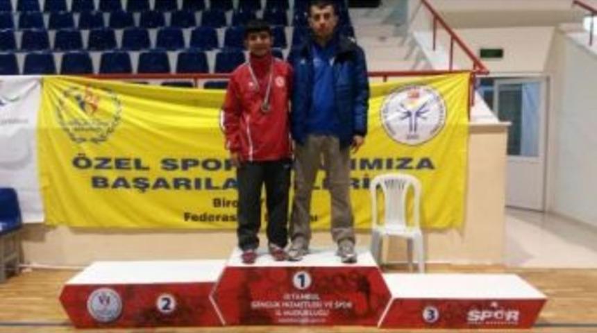 Utku Caberoğlu, Masa Tenisinde T&uuml;rkiye Şampiyonu