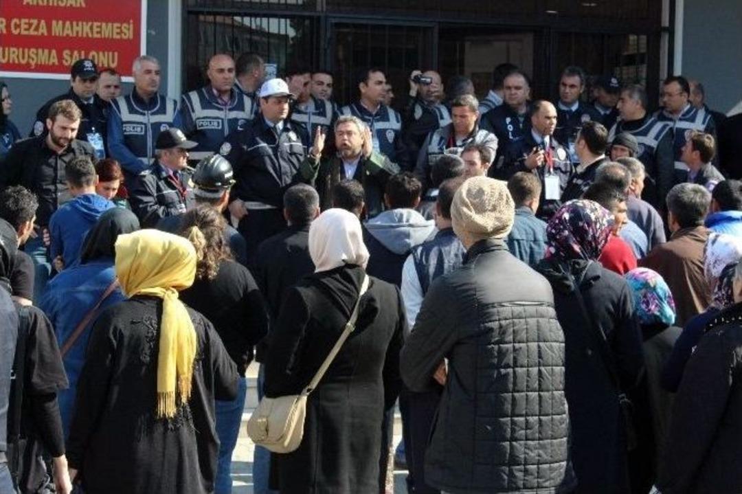 Dava Salonuna Alınmayan Şehit Madenci Yakınları Polisle Tartıştı