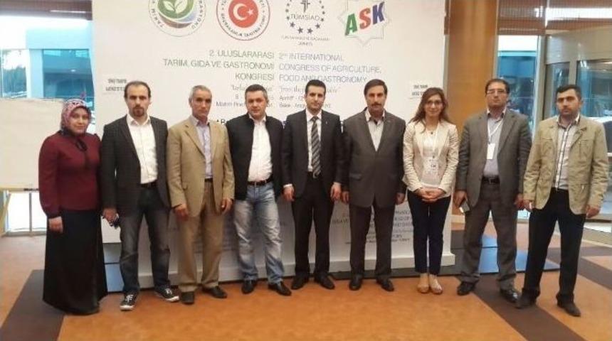 Serka, Ağrılı &Ccedil;ift&ccedil;ilerle Uluslararası Kongreye Katıldı