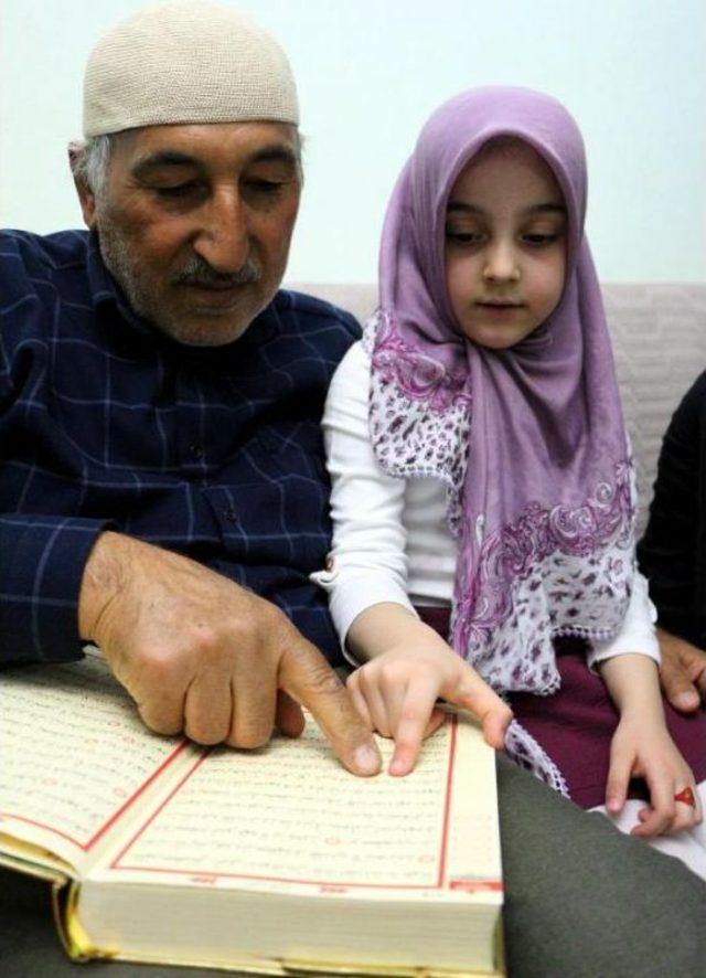 6 Yaşında Dedesine Kuran Okumayı &Ouml;ğretti 1