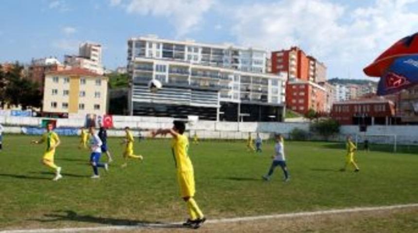 Şehit Ş&uuml;kr&uuml; &Ccedil;avuş Futbol Turnuvası Başladı