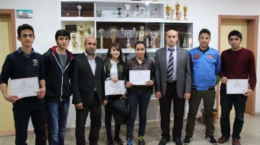 Adıyaman Hem&rsquo;de Model U&ccedil;ak Yapımı Kursu Tamamlandı