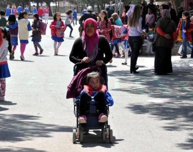 Damla, Y&uuml;r&uuml;mek Istiyor 3