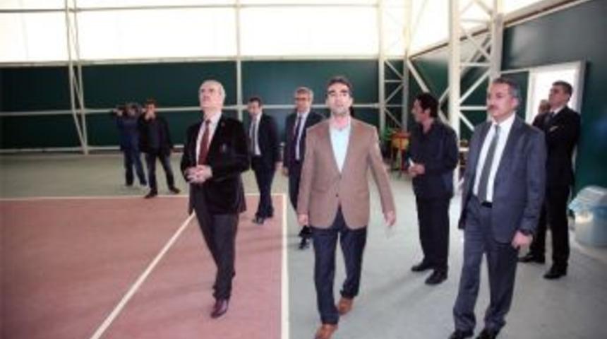 H&uuml;davendigar Parkı Tenisin De Merkezi