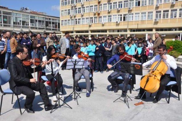 Adıyaman’Da Turizm Haftası Yürüyüşü