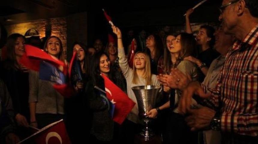 Bursa B&uuml;y&uuml;kşehir Belediyespor'a Avrupa Şampiyonluğu Yemeği