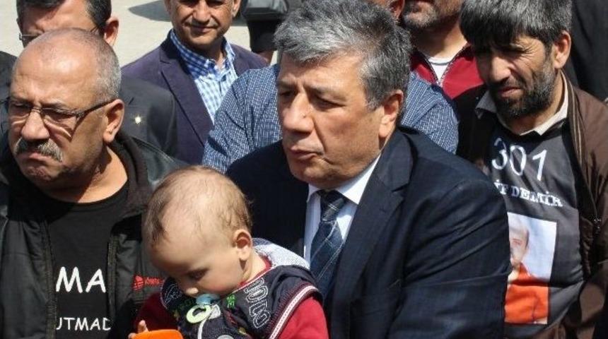 Chp&rsquo;li Balbay Şehit Madenci Oğluyla A&ccedil;ıklama Yaptı