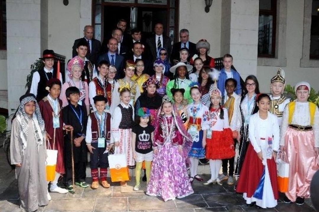 23 Nisan Şenliği &Ccedil;ocukları Valilikte