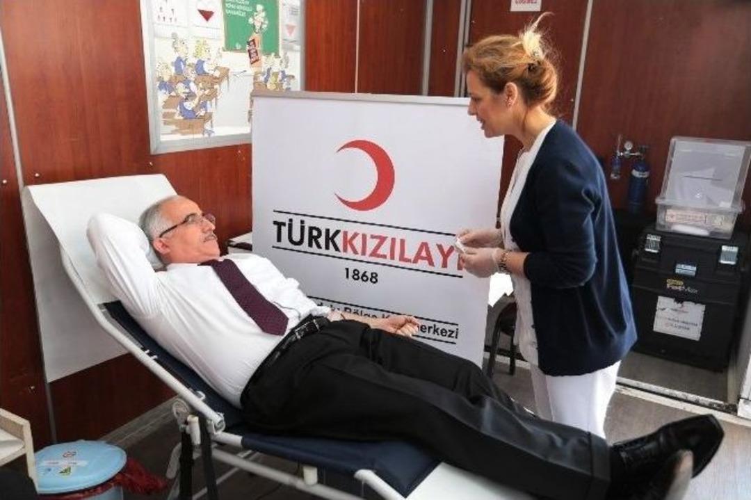 Eskişehir Valiliği Personeli Kan Bağışında Bulundu