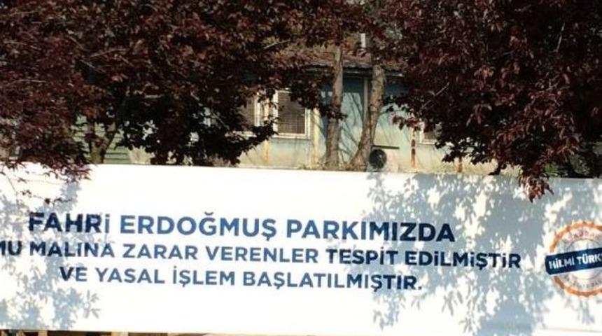 Parka Halı Saha Yapılmasına Karşı Gelenlere Afişli Uyarı