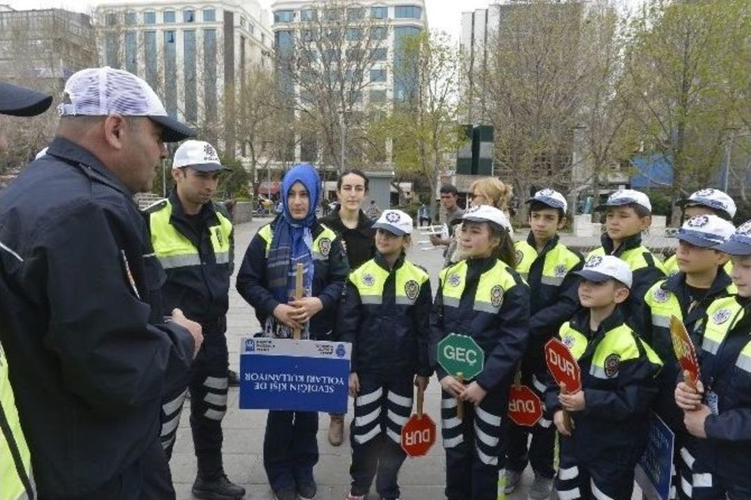 Minik Trafik&ccedil;iler Kızılay&rsquo;da Denetim Yaptı