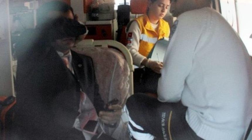 Okula Girmeye &Ccedil;alışan Gen&ccedil;ler M&uuml;d&uuml;r&uuml; Darp Etti