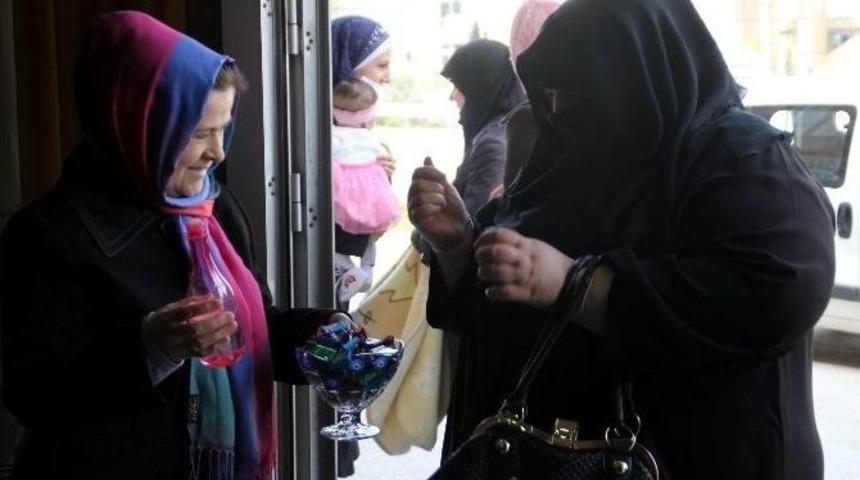 Bursalı Kadınlardan Suriyeli Kadınlara Destek G&uuml;n&uuml;