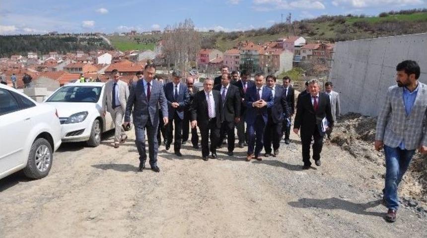Bilecik Valisi Ahmet Hamdi Nayır Boz&uuml;y&uuml;k&rsquo;teki Okullarda İncelemelerde Bulundu