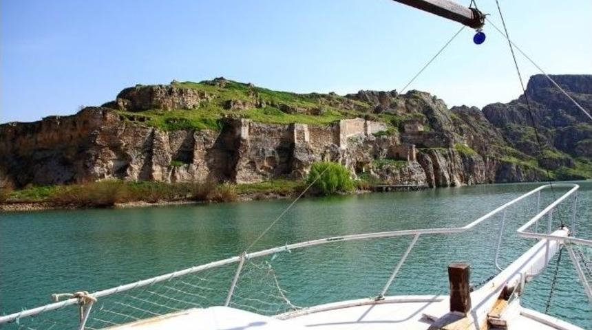 Zeugma-rumkale Hattı Yeni Feribotlarla Turizmin G&ouml;zdesi Olacak