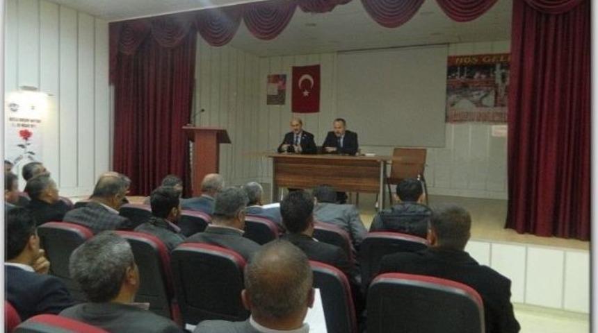 Polateli İl&ccedil;esinde Muhtarlarla Toplantı