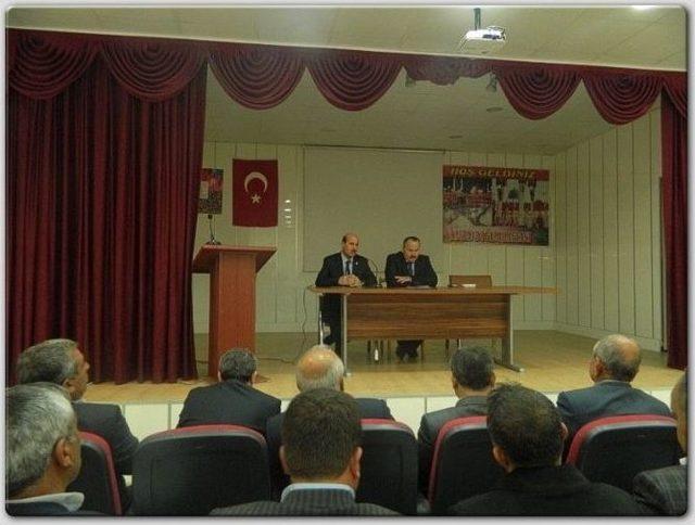 Polateli İl&ccedil;esinde Muhtarlarla Toplantı 1