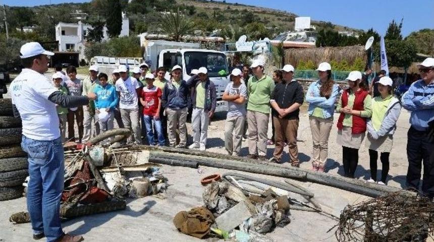 Bodrum&rsquo;da Denizden Tonlarca &Ccedil;&ouml;p &Ccedil;ıktı