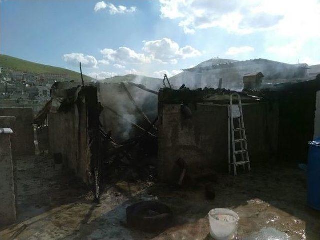 Şanlıurfa&rsquo;da Yangın 1