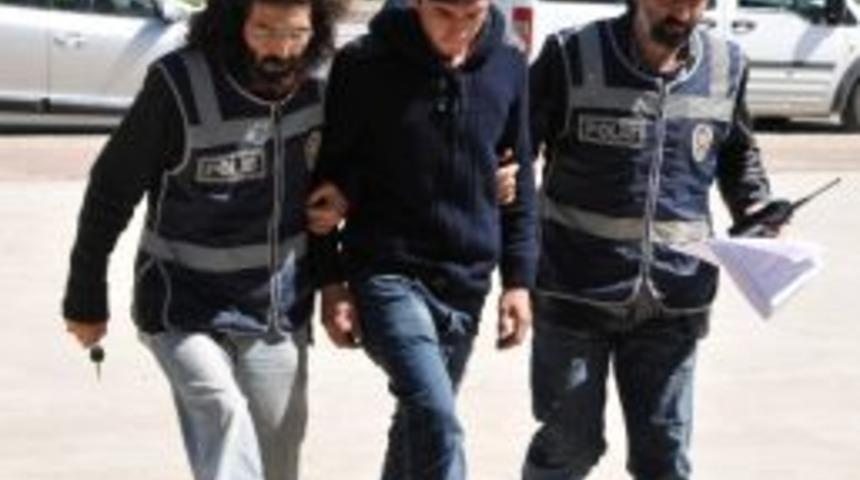 Facebook&rsquo;ta Tanıştığı 14 Yaşındaki Kıza Tacizden Tutuklandı