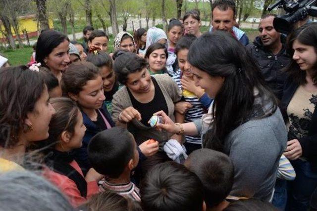 Diyarbakır'daki Ezidiler Bayramlarını Kutladı