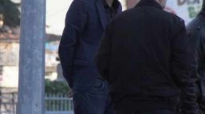 Kaldırımdaki Iraklı Aileye &Ccedil;arpan S&uuml;r&uuml;c&uuml;ye Adli Kontrol