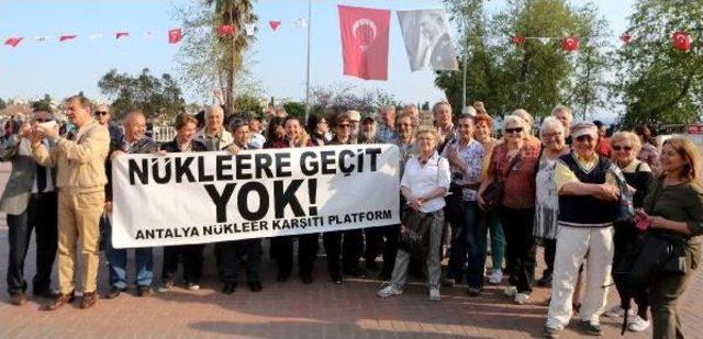 Nükleer Karşıtı Eyleme Turistlerden Destek